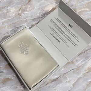 SLIP WHITE QUEEN ZIPPERED PILLOWCASE